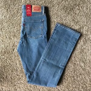 Levi’s 314 Shaping Straight Jeans- new with tags!
